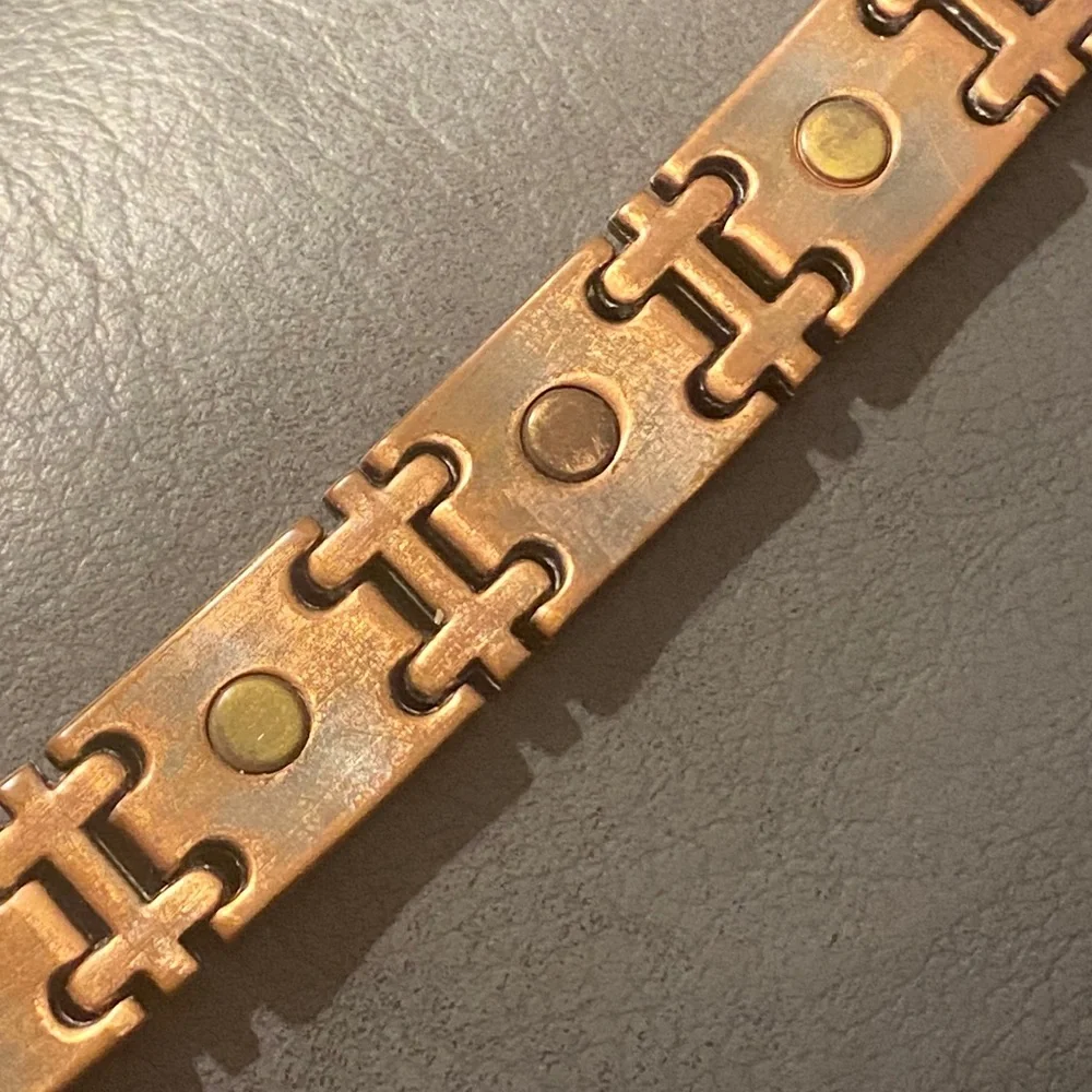Elegant Copper Tone Metal Magnetic Hourglass-Shaped Link Design Bracelet